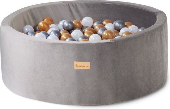 Ballenbak Baby Velvet Taupe Grijs - Speelgoed 1 jaar, 2 jaar, 3 jaar - Ballenbad Superzacht - Ballenbakken - Kidsdouche - BPA vrije ballen 250 stuks Ø 7 cm - Goud, Zilver, Parelmoer van Kidsdouche